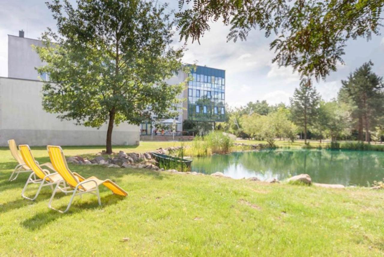 Parkhotel Viktoria Velten Exterior photo